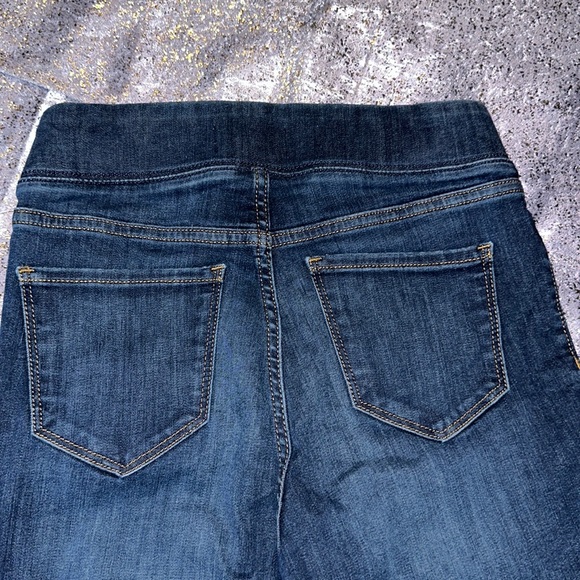 Old Navy Rockstar built in sculpt integree definition size 2 - Picture 4 of 4